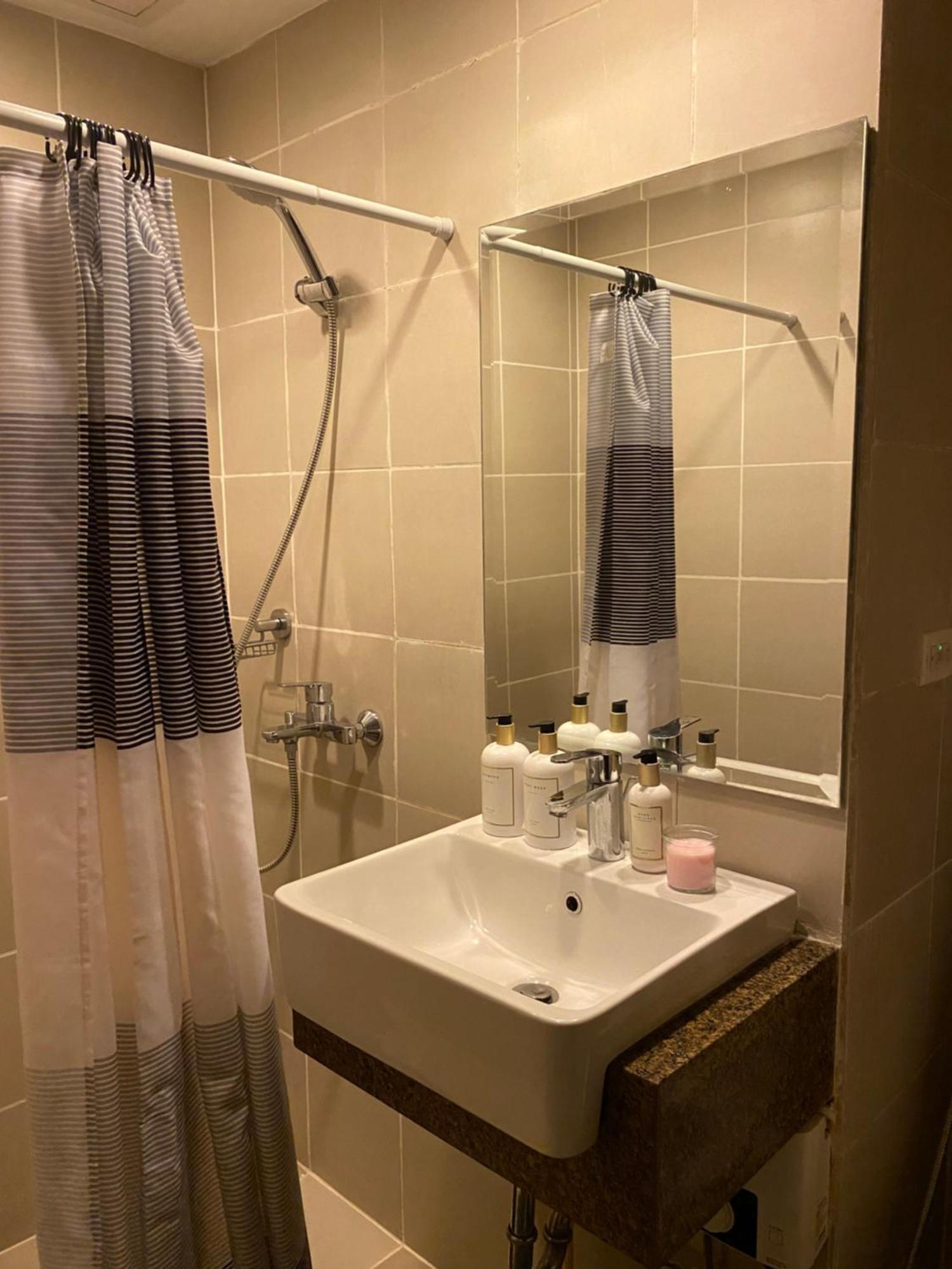 Apartment Manhattan Plaza Tower 1, Araneta Cubao, Quezon City, Metro *