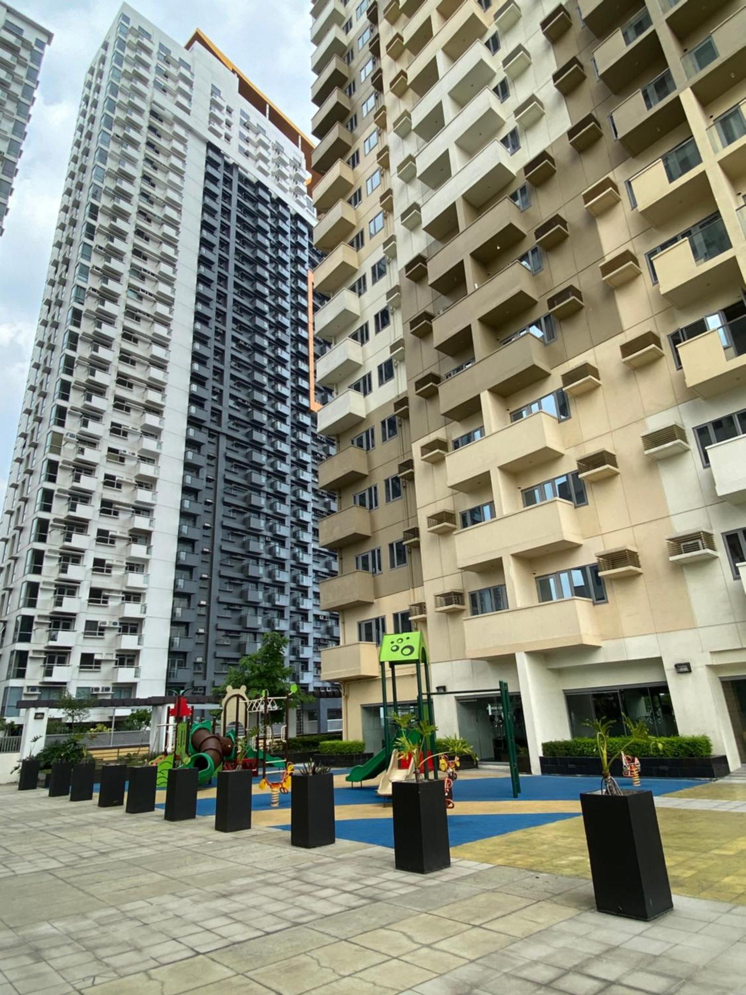Apartment Manhattan Plaza Tower 1, Araneta Cubao, Quezon City, Metro *