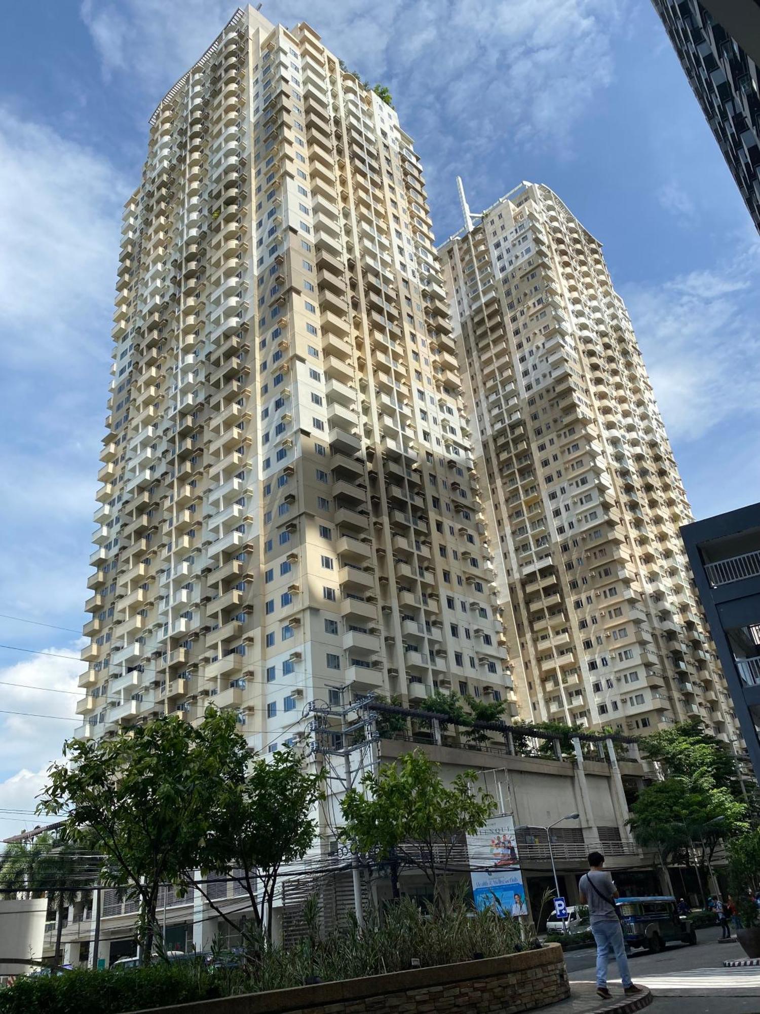 Manhattan Plaza Tower 1, Araneta Cubao, Quezon City, Metro * Manila