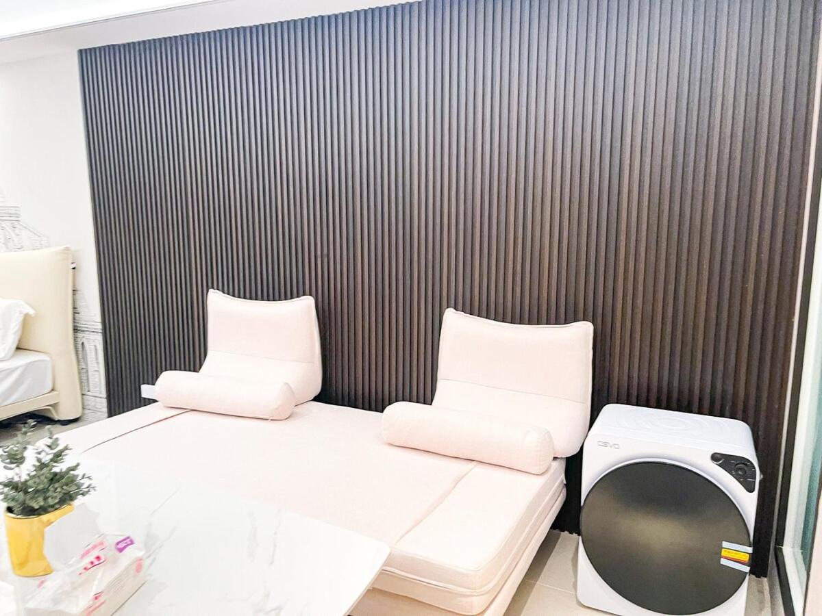 Apartment Luxury 4br Penthouse Across Of Dreams Manila