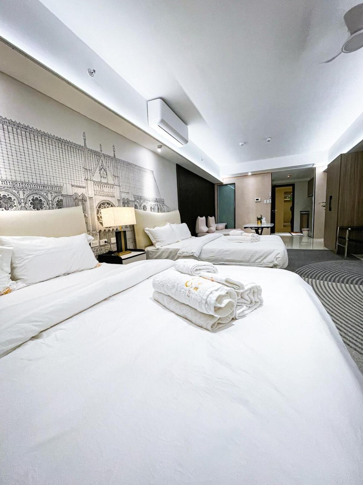 Apartment Luxury 4br Penthouse Across Of Dreams Manila