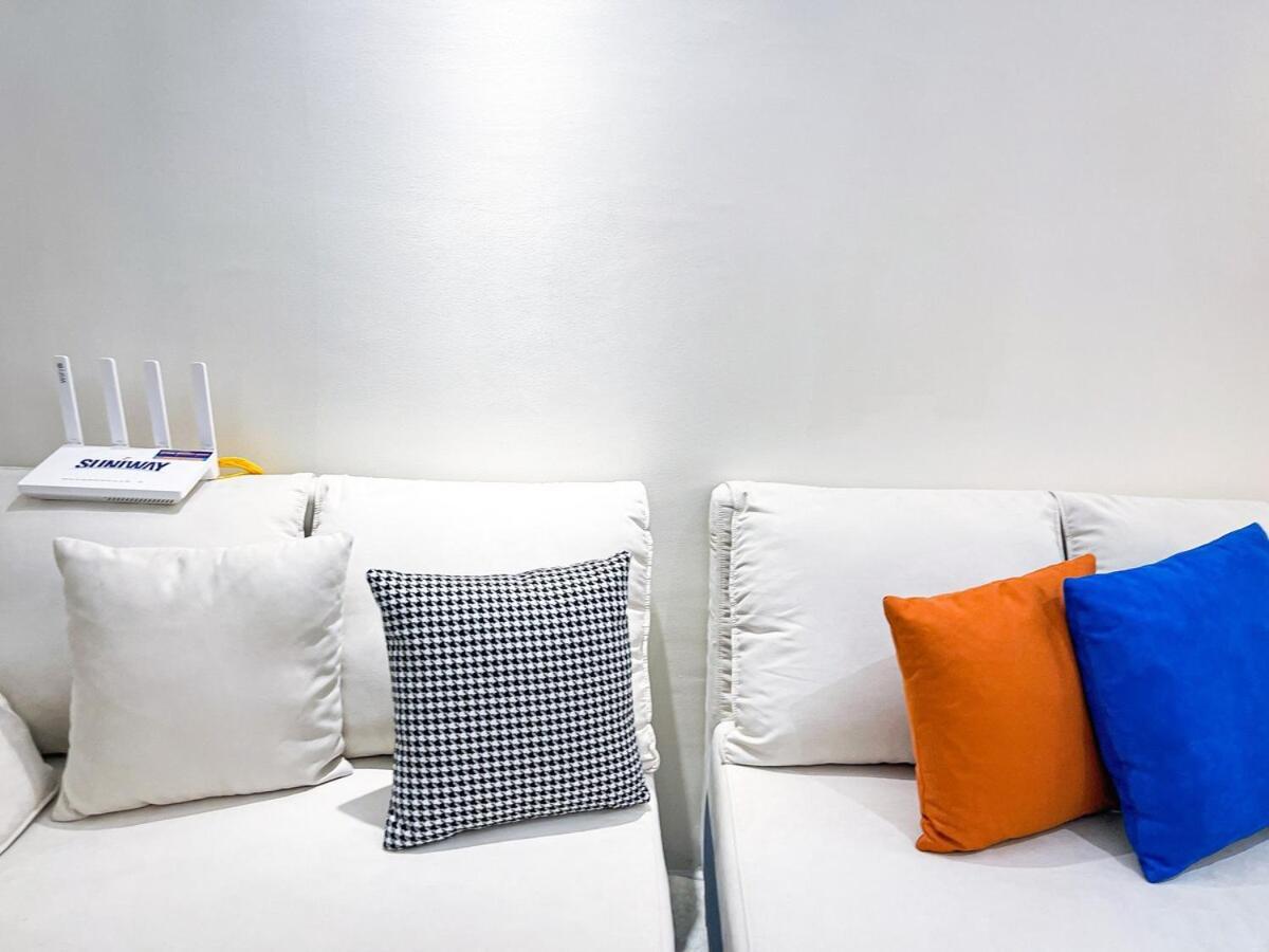 Luxury 4br Penthouse Across Of Dreams Apartment *