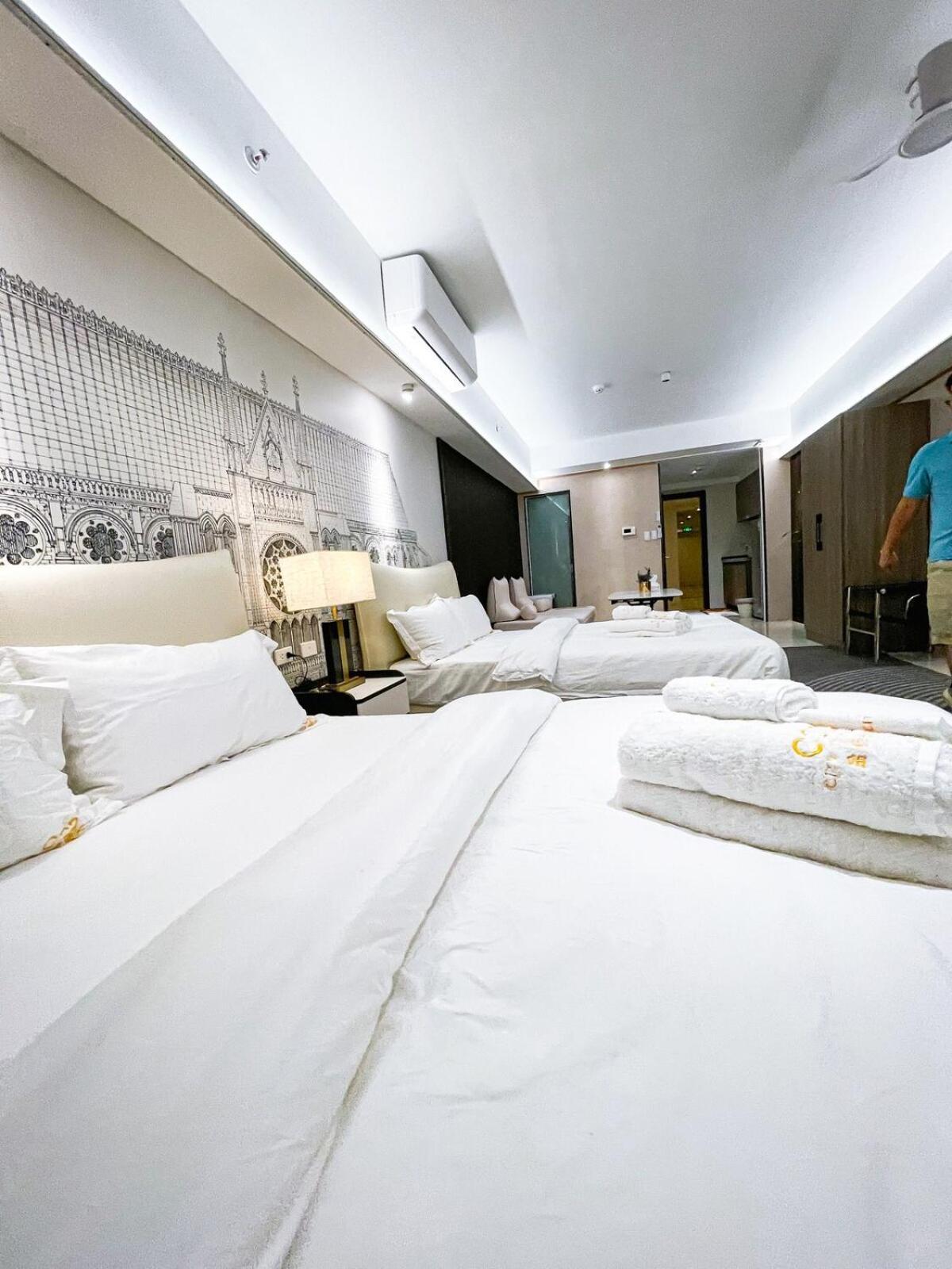 Apartment Luxury 4br Penthouse Across Of Dreams Manila