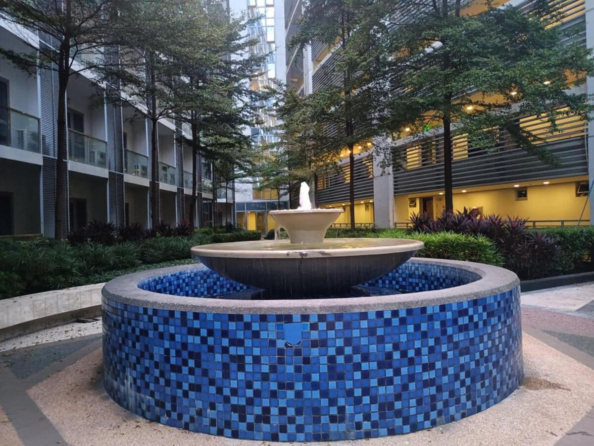 Affordable Near Airport 123 Apartment