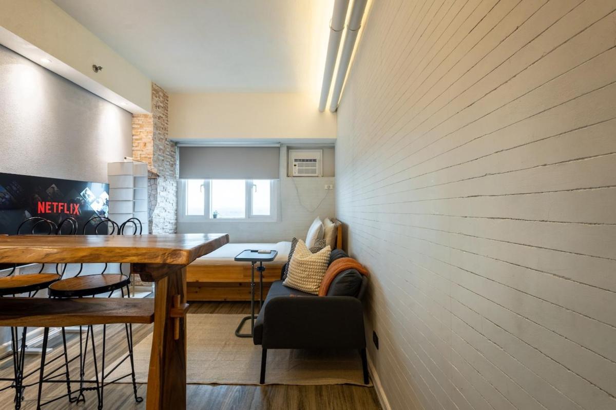 In Makati Near Airport And Free Parking! * Manila