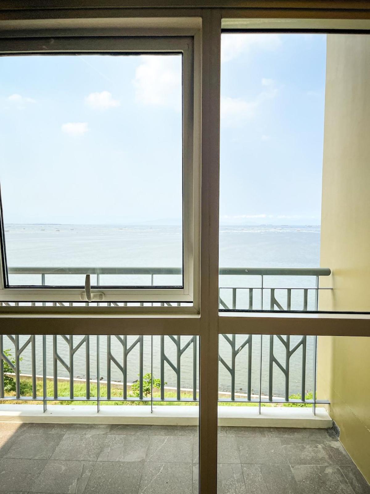 Modern 2br Beside Okada With Sunset View Manila