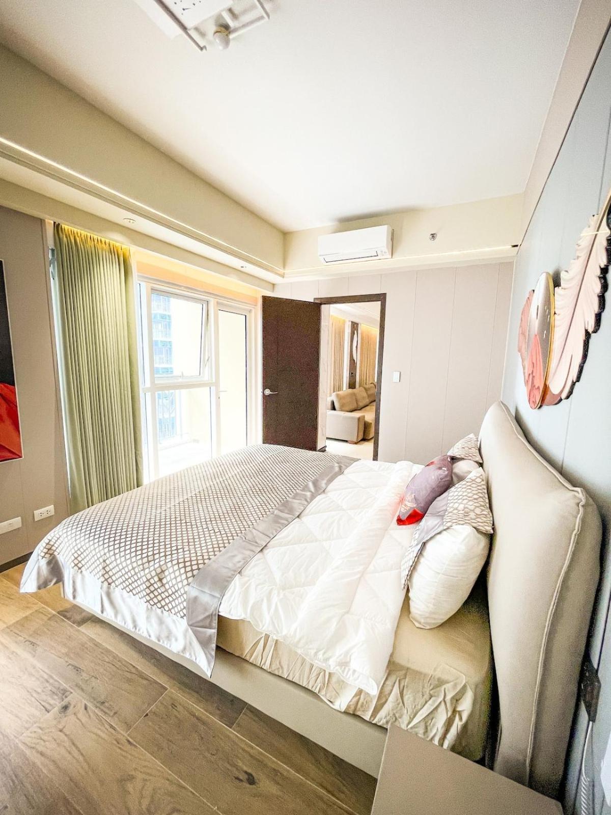 Modern 2br Beside Okada With Sunset View