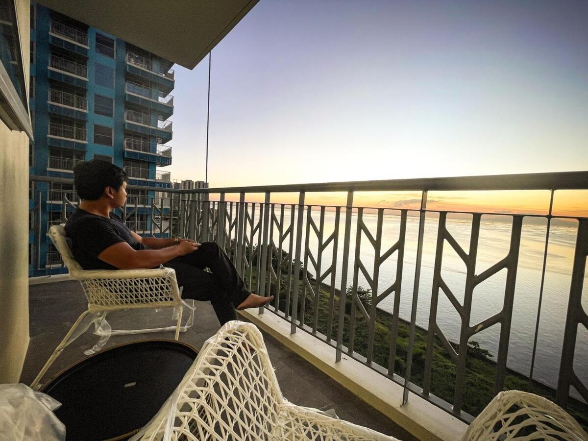 Modern 2br Beside Okada With Sunset View