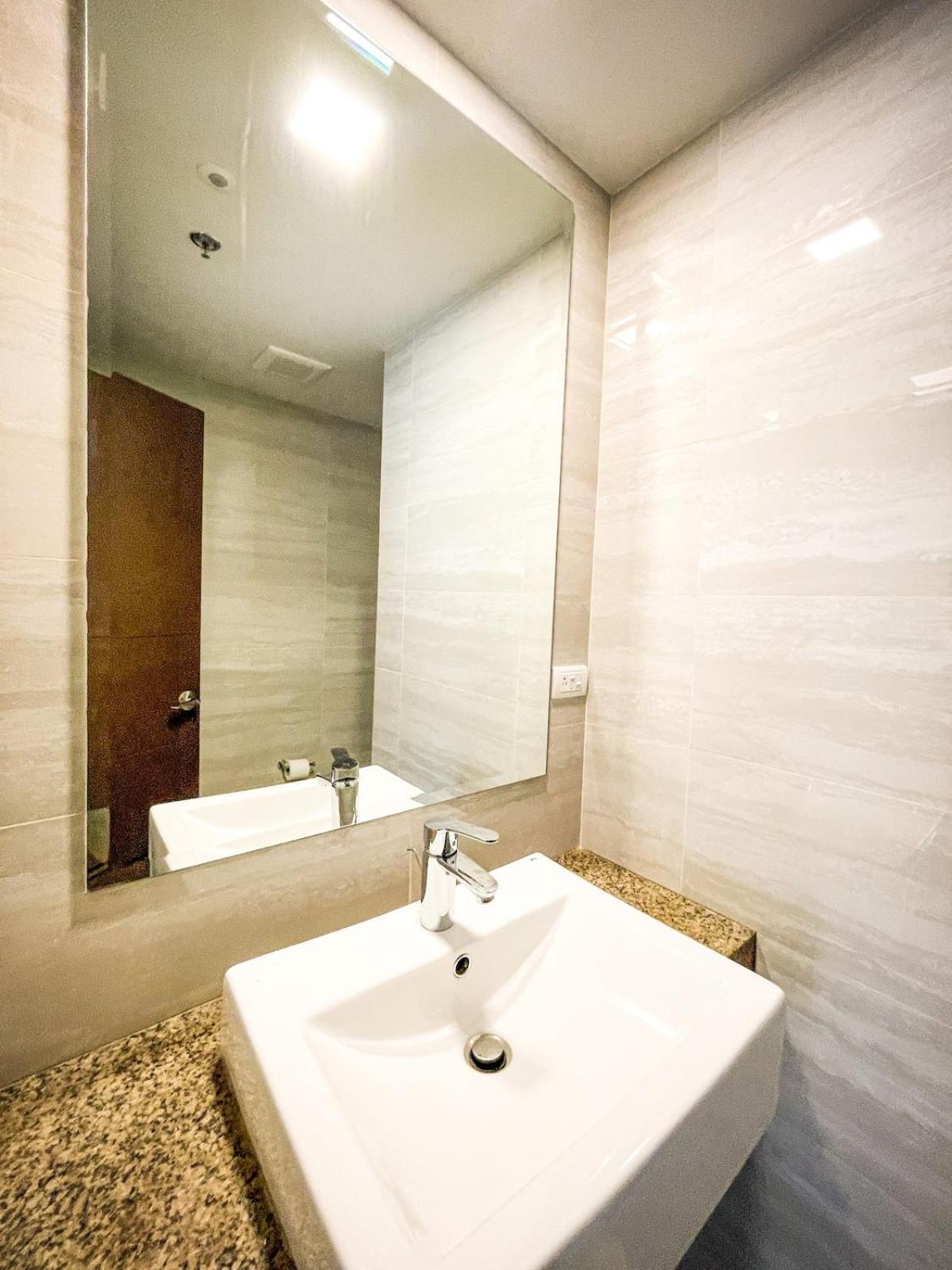 Modern 2br Beside Okada With Sunset View Apartment *