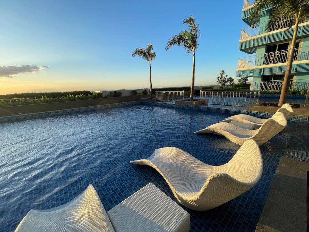 Modern 2br Beside Okada With Sunset View