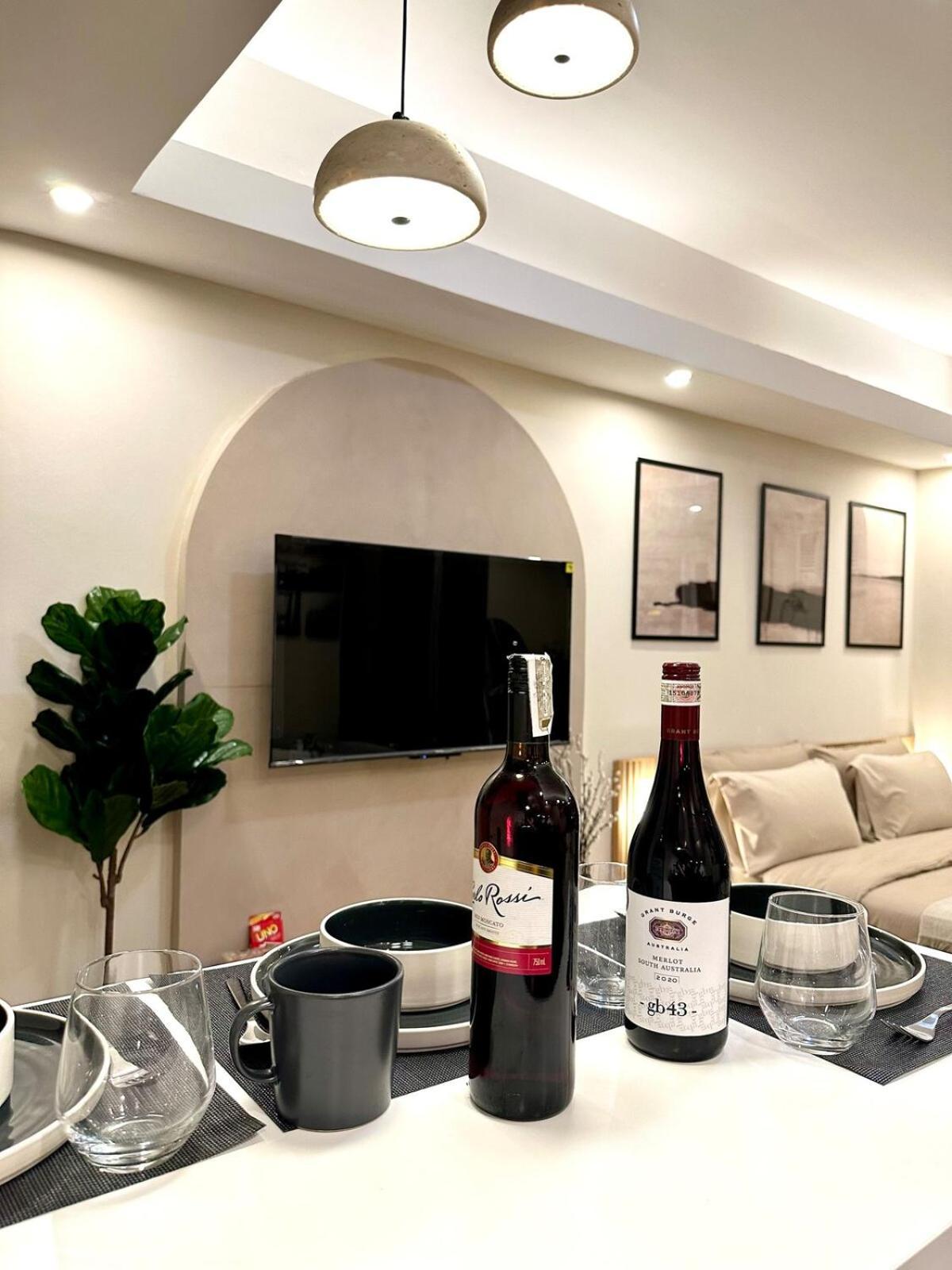 Apartment Exquisite Japandi At Venice With Grand Canal View