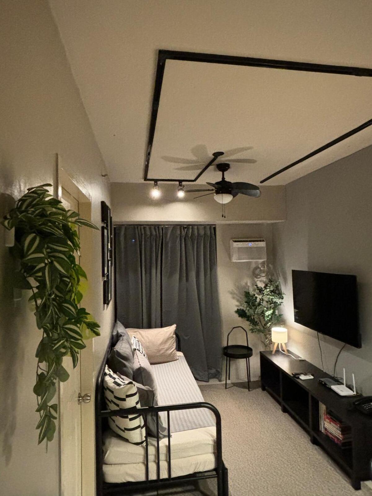 Helloqc Cubao - Cosy W Pool Access Nr Train & Bus Stns For 4pax Apartment *