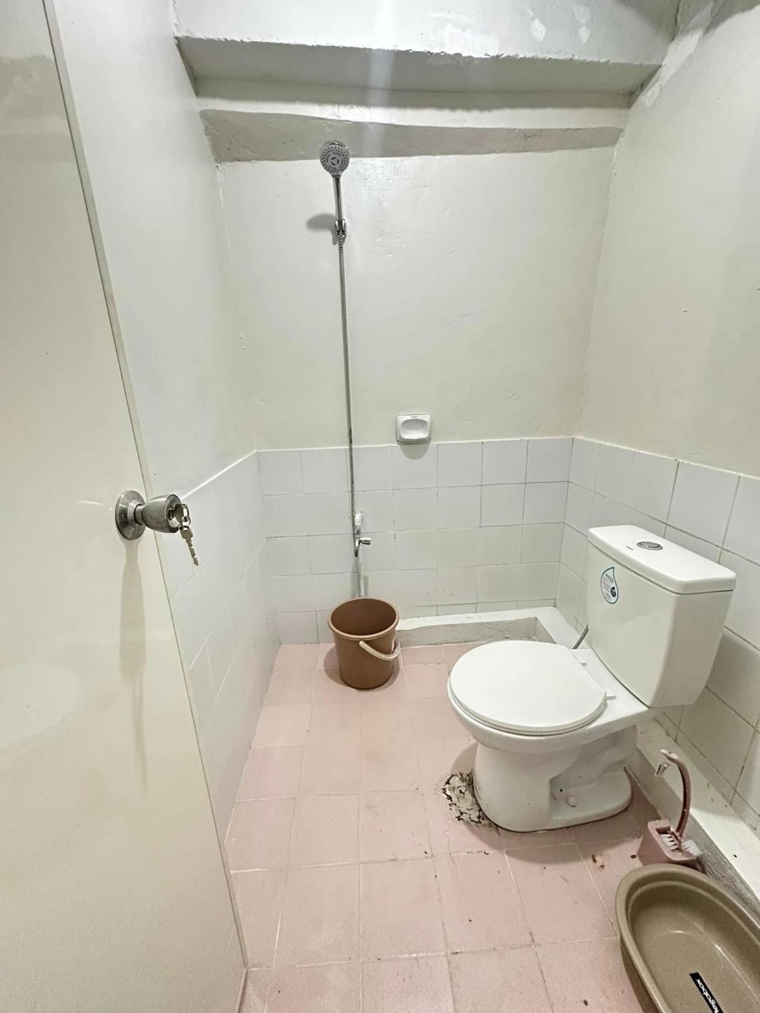 Near At Vluna Medical Center Kalayaan Avenue, Philippine Heart Center, East Avenue Medical Hospital, Quezon Homestay Manila