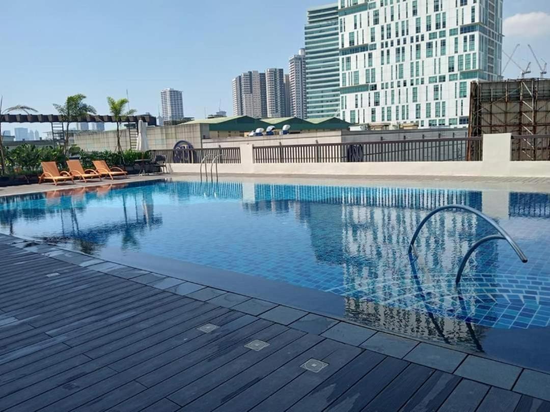 Brand New Convenience With Balcony In Araneta Cubao Aparthotel Manila