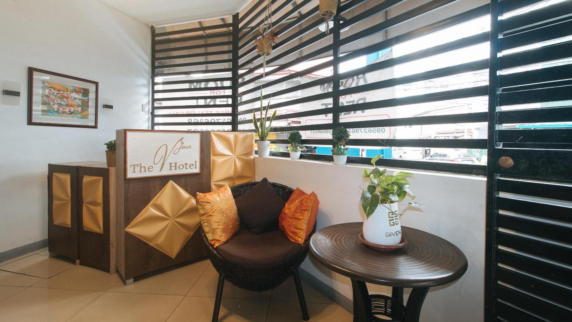 Hotel Reddoorz @ The Vjour Makati