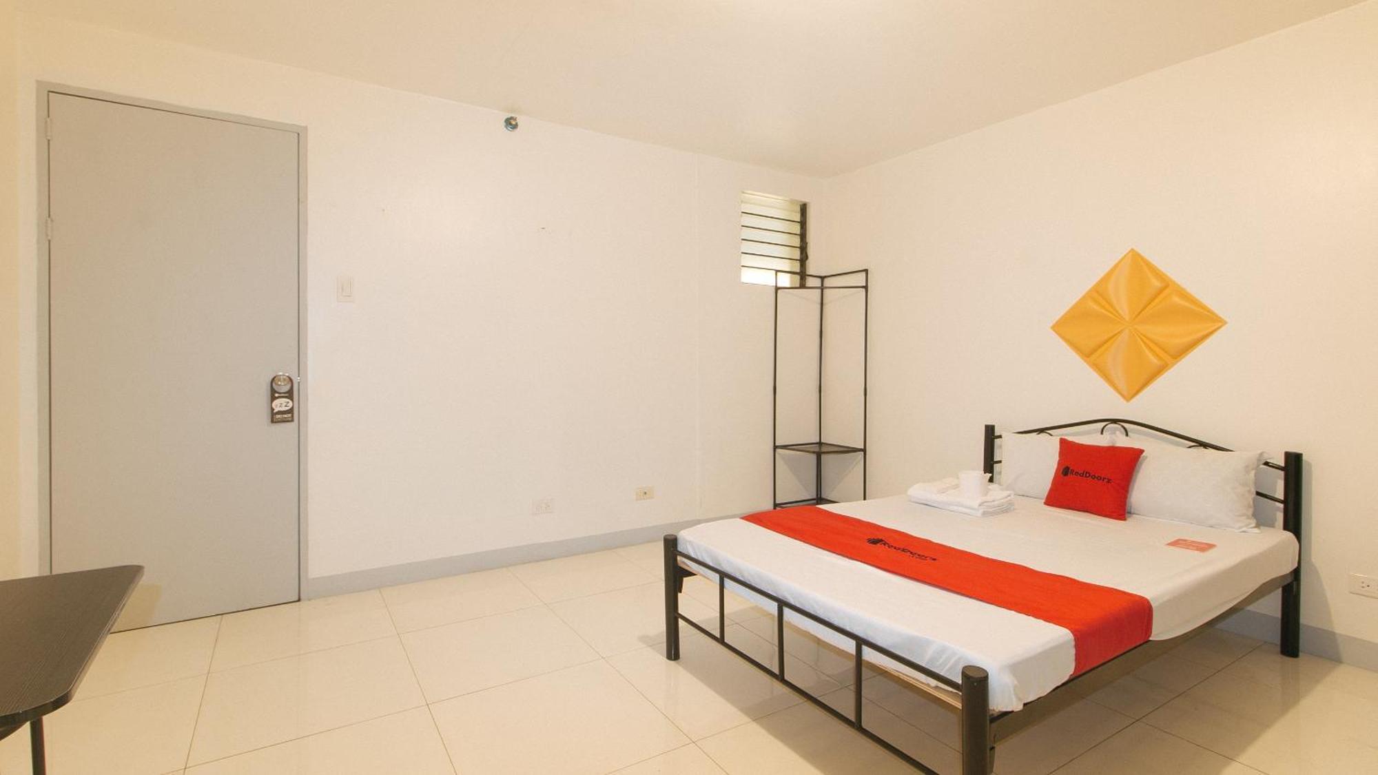 Reddoorz @ The Vjour Makati * Pasay