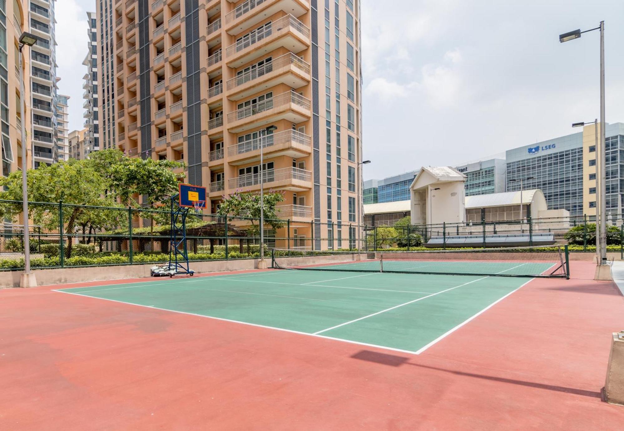 Luxury At Venice Mall Near Airport, Bgc & Makati * Manila