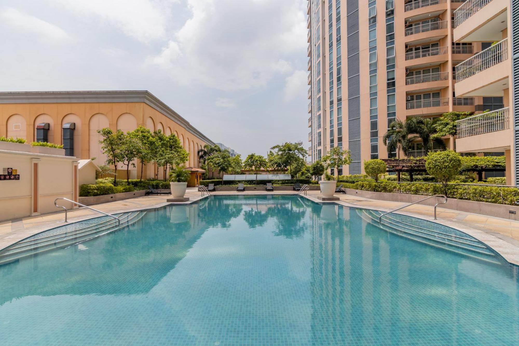 Aparthotel Luxury At Venice Mall Near Airport, Bgc & Makati