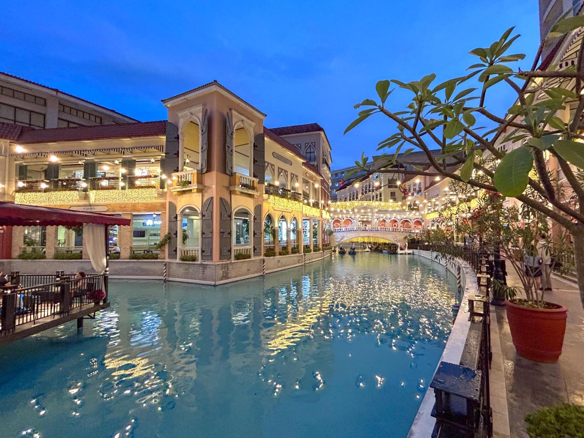 Luxury At Venice Mall Near Airport, Bgc & Makati Aparthotel Manila