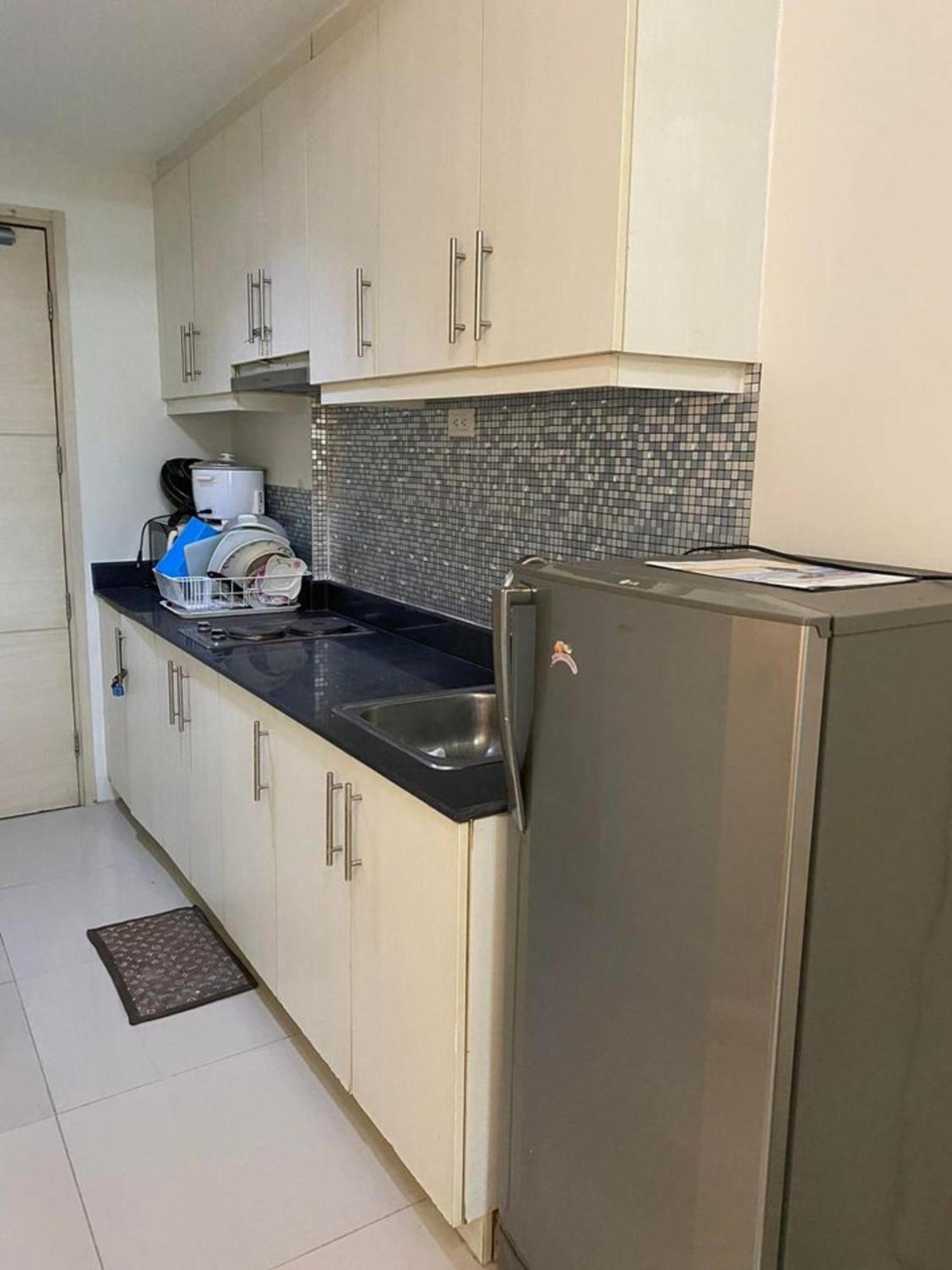 Las Vegas Of The Philippines In Pasay Manila! Luxury Near Naia Airport, Solaire, Okada, City Of Dreams, And Casinos. Enjoy Free Pool Access, High-speed Wifi, And Netflix. Comfort With Resort-type Living. Secure Your Limited Offer This Month Hotel *