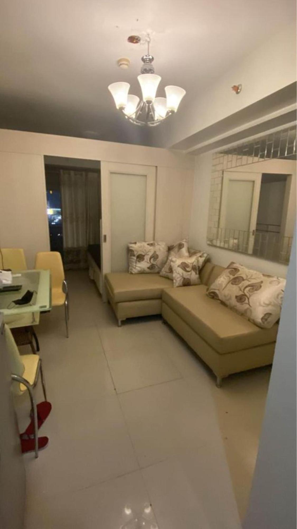 Ndulge In Opulence On A Budget Near Moa! Luxuriate In Our Deluxe 1 Bedroom Units With Stunning Views. Enjoy Free Netflix And An Exceptional Discount. Book Now For A Lavish And Affordable Escape! Hotel Manila