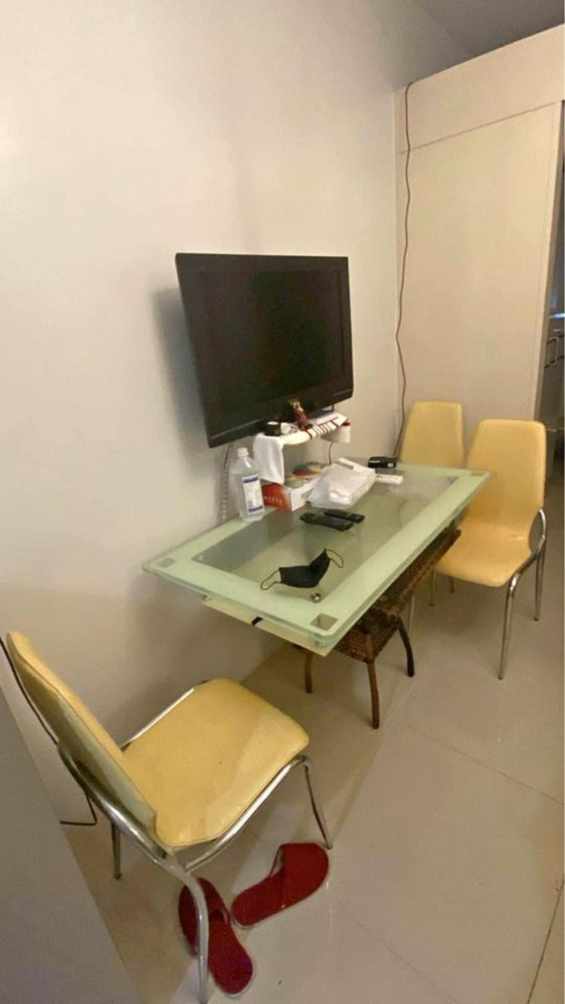 Ndulge In Opulence On A Budget Near Moa! Luxuriate In Our Deluxe 1 Bedroom Units With Stunning Views. Enjoy Free Netflix And An Exceptional Discount. Book Now For A Lavish And Affordable Escape! Manila
