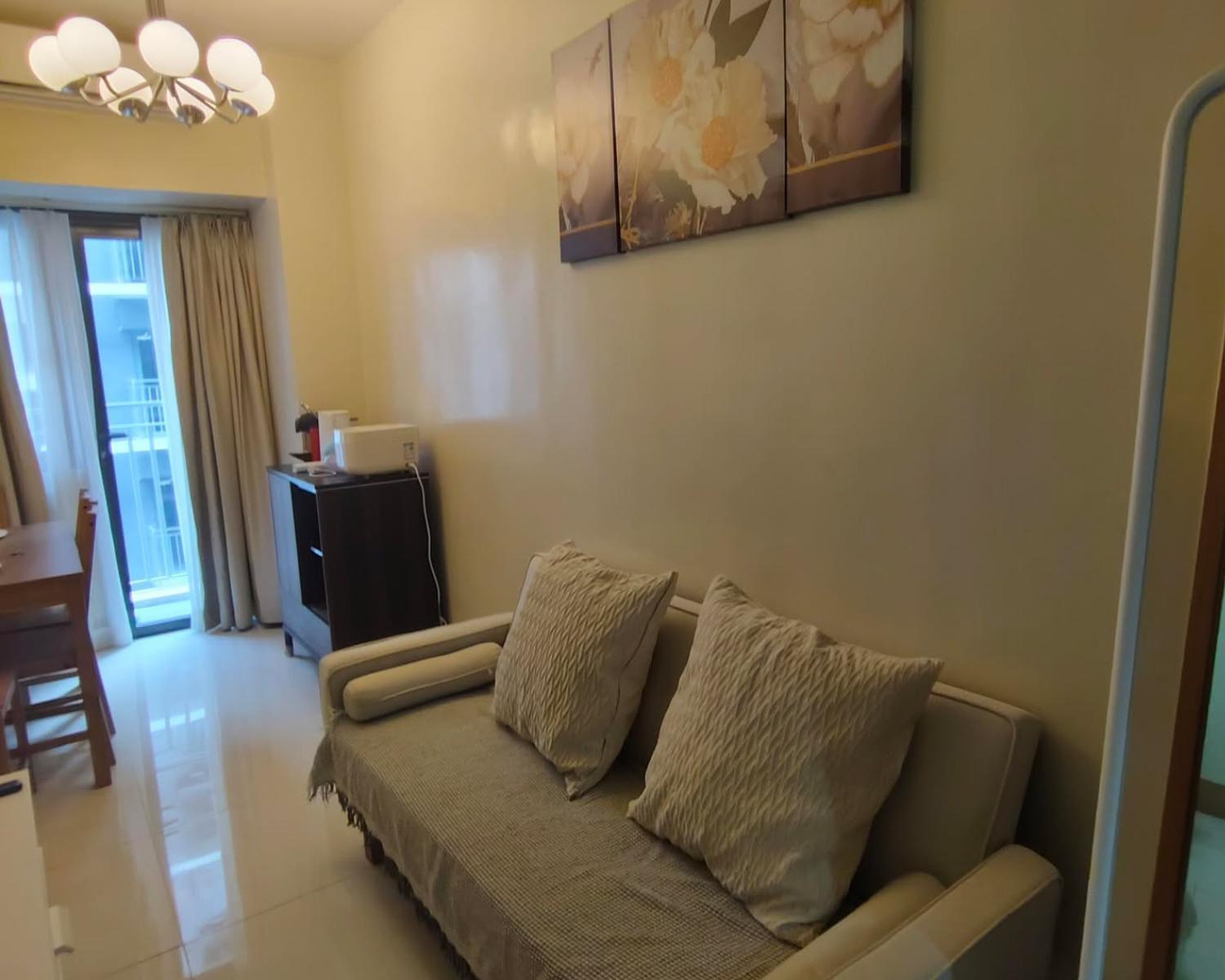 Ndulge In Opulence On A Budget Near Moa! Luxuriate In Our Deluxe 1 Bedroom Units With Stunning Views. Enjoy Free Netflix And An Exceptional Discount. Book Now For A Lavish And Affordable Escape! Hotel Manila