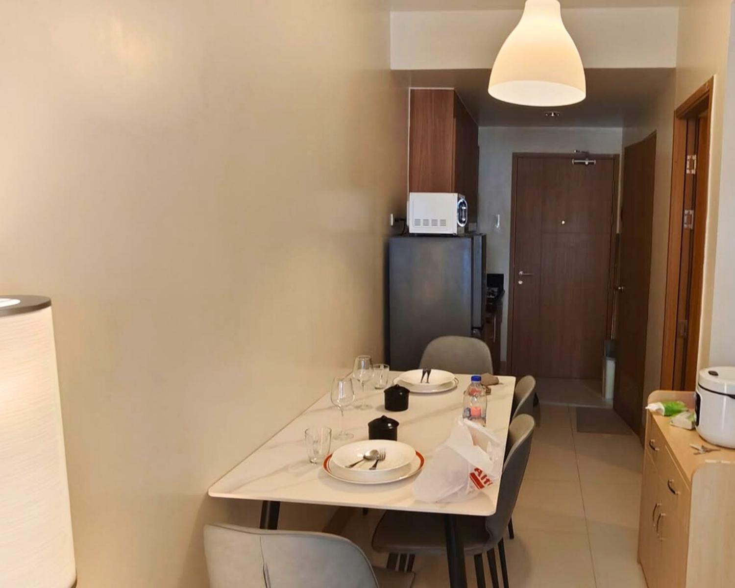 Ndulge In Opulence On A Budget Near Moa! Luxuriate In Our Deluxe 1 Bedroom Units With Stunning Views. Enjoy Free Netflix And An Exceptional Discount. Book Now For A Lavish And Affordable Escape! * Manila