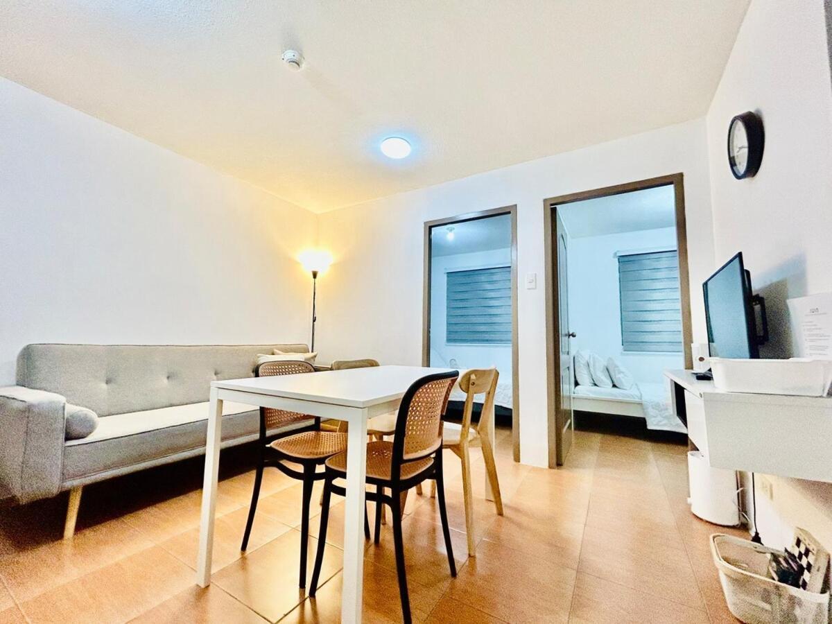 2br Relaxing Oasis With Pool Access Sorrento Oasis Manila