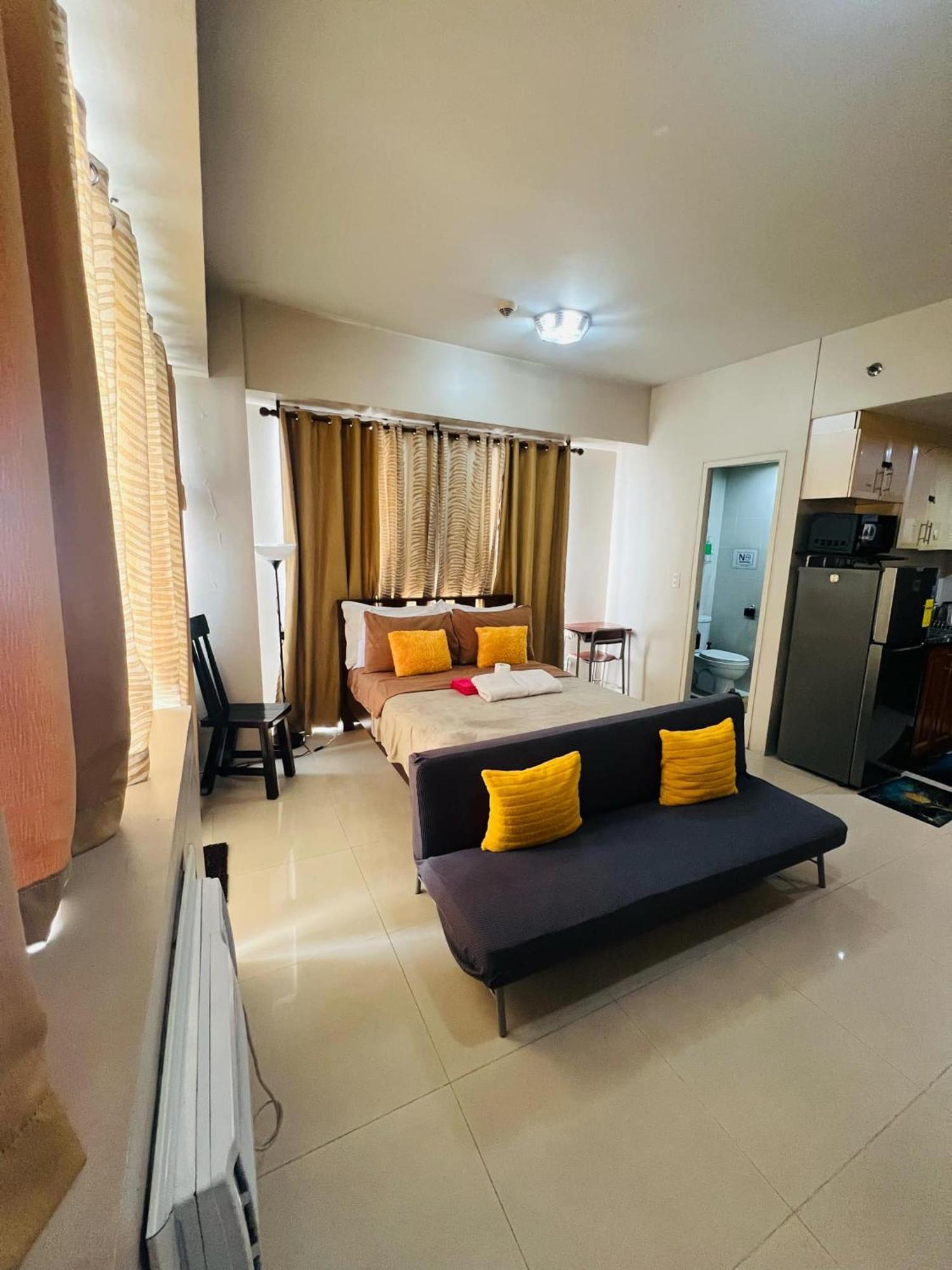 One Palm Tree - 7o With Balcony - Across Terminal 3 Airport *