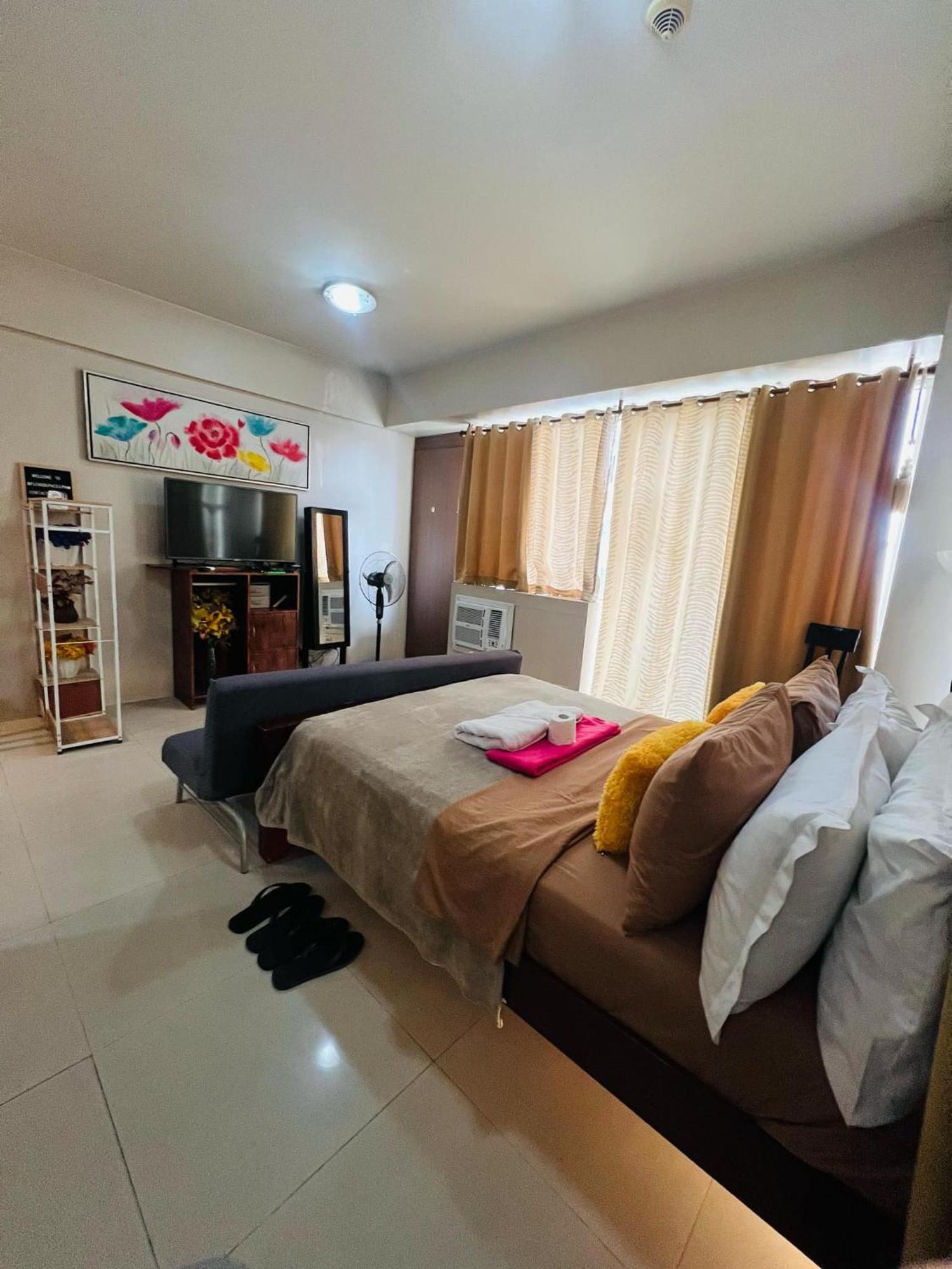 One Palm Tree - 7o With Balcony - Across Terminal 3 Airport Apartment