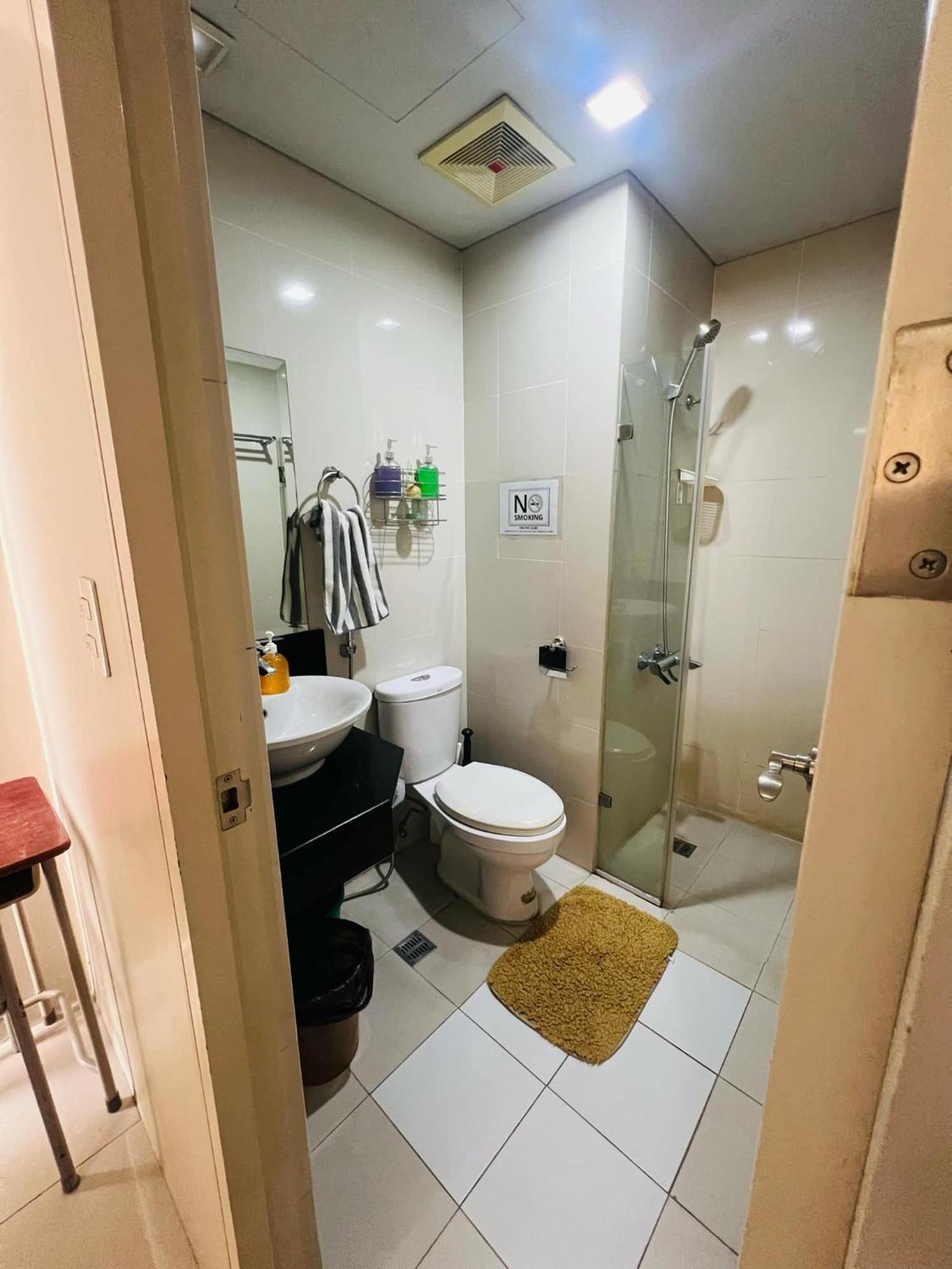 One Palm Tree - 7o With Balcony - Across Terminal 3 Airport Apartment *