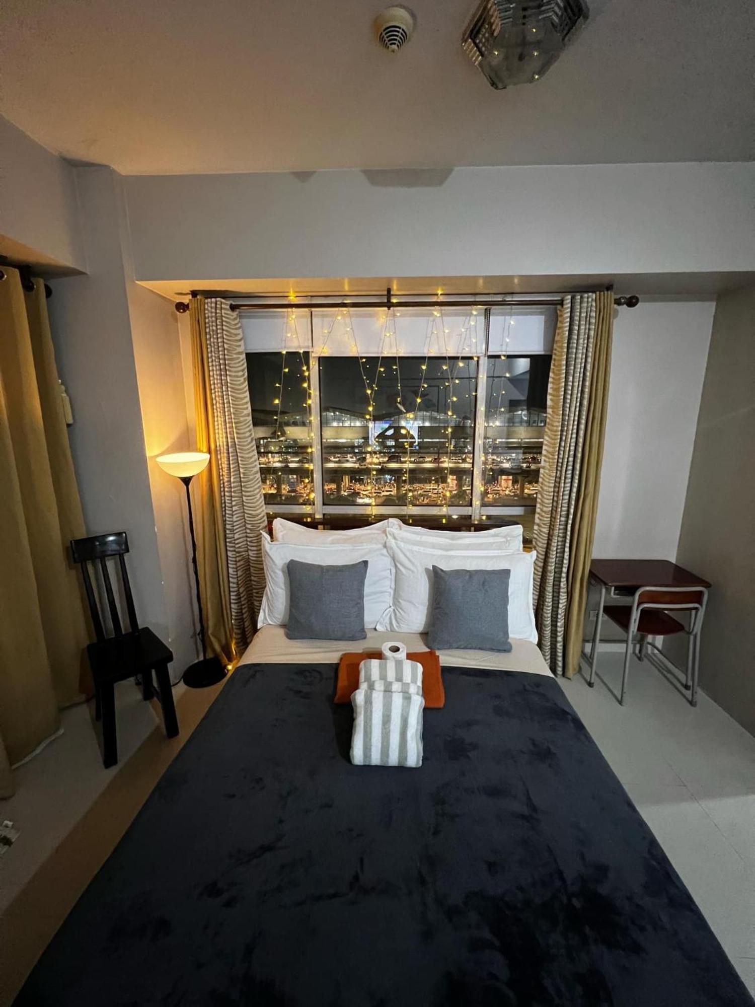 One Palm Tree - 7o With Balcony - Across Terminal 3 Airport Apartment