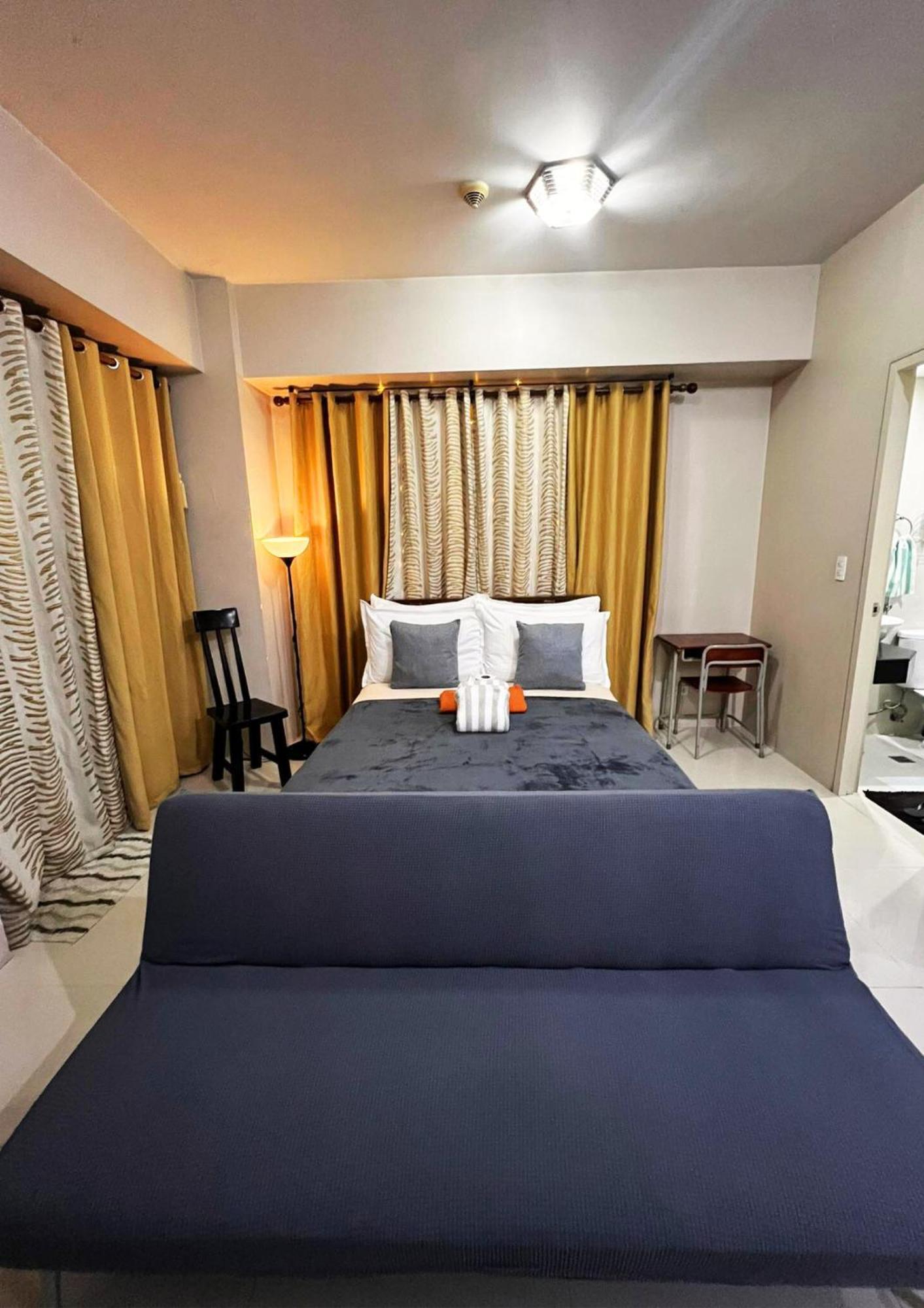 One Palm Tree - 7o With Balcony - Across Terminal 3 Airport Apartment