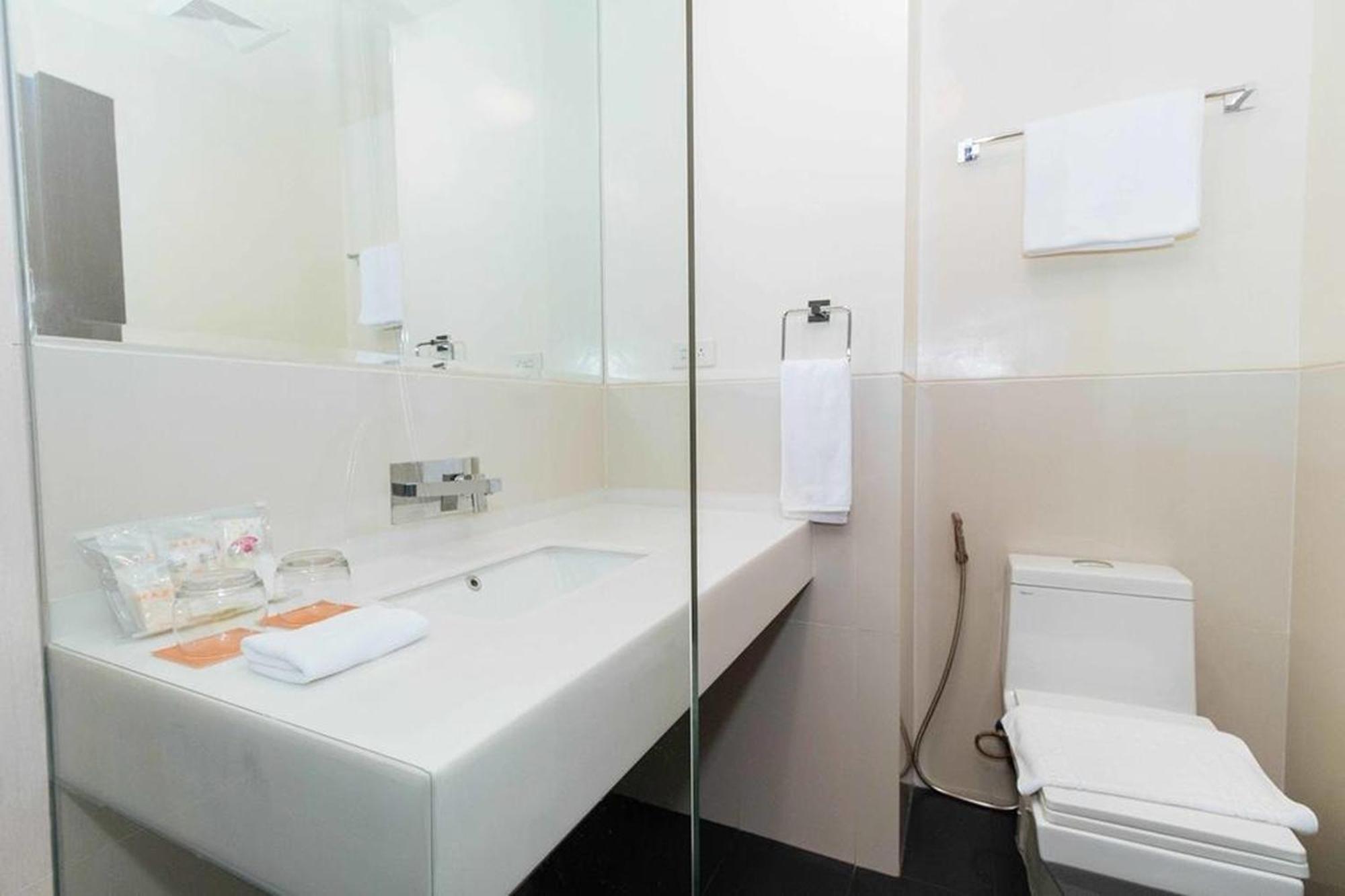 Maxx Makati Hotel