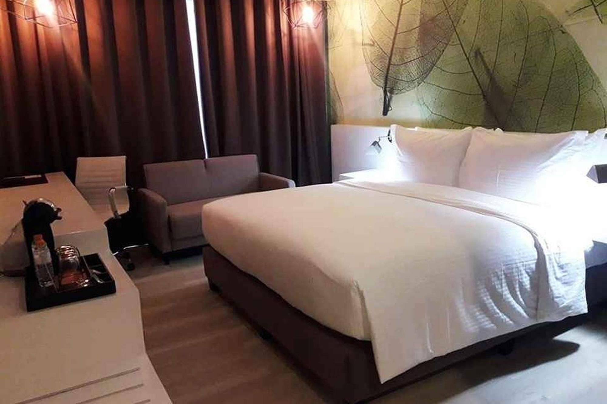 Maxx Makati Hotel 4*