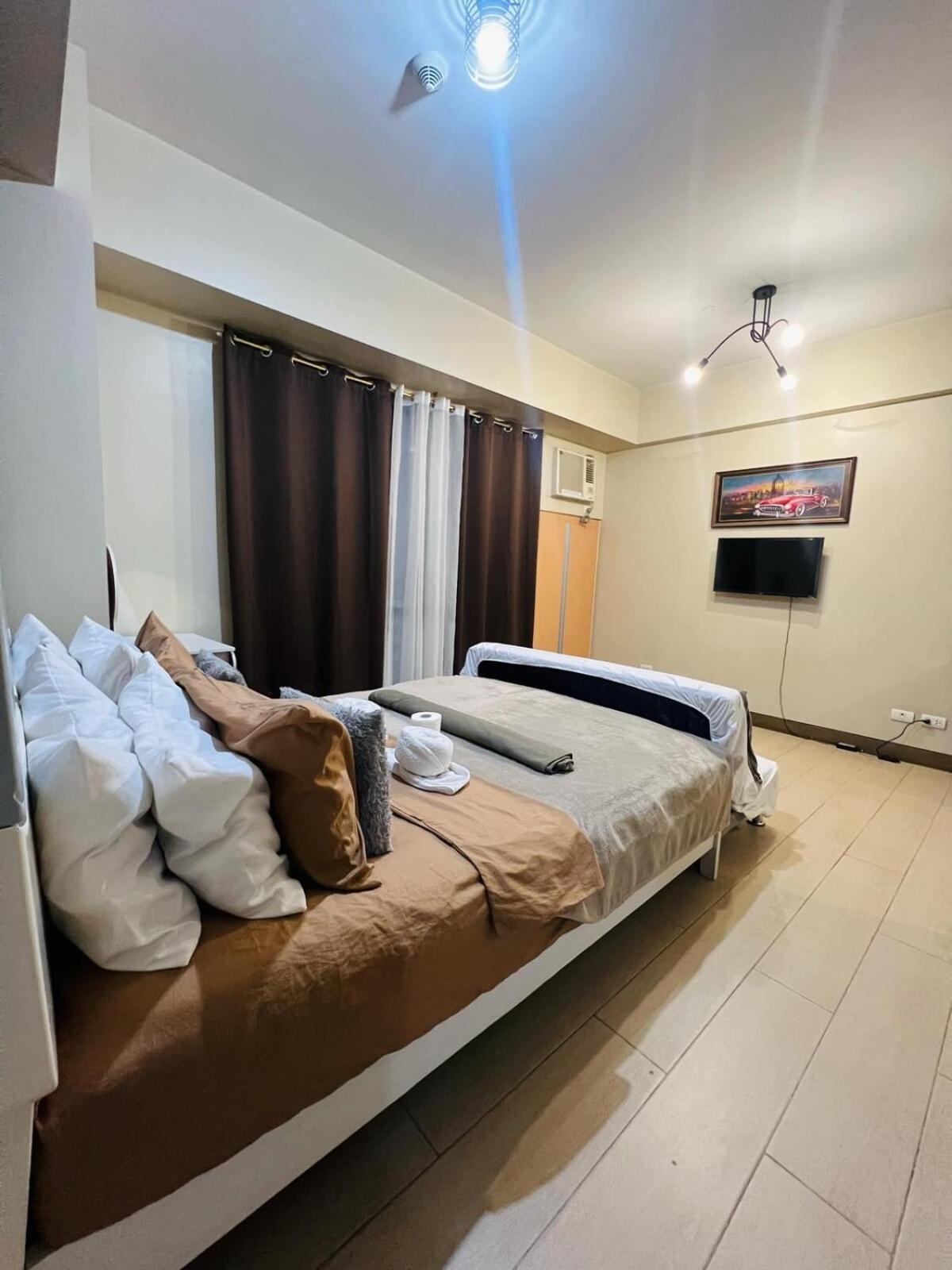 Apartment Two Palm Tree - 8a With Balcony - Across Terminal 3 Airport *