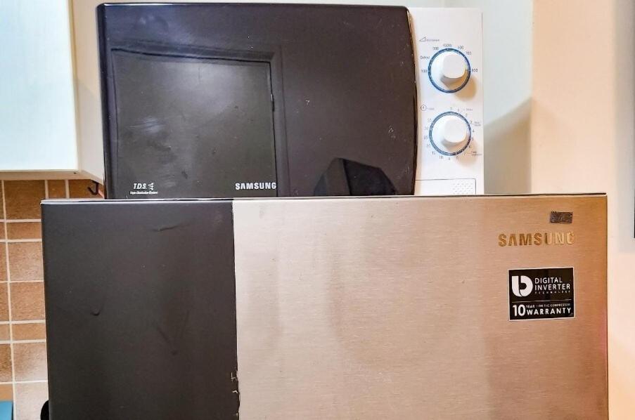 Gaming 2br In Makati With View Arcade Netflix Apartment Manila