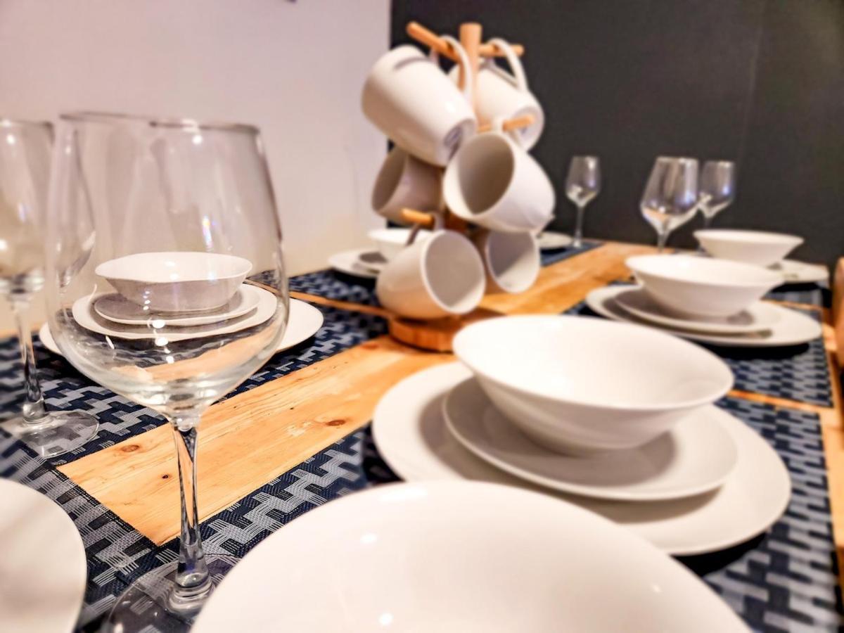 Apartment Gaming 2br In Makati With View Arcade Netflix