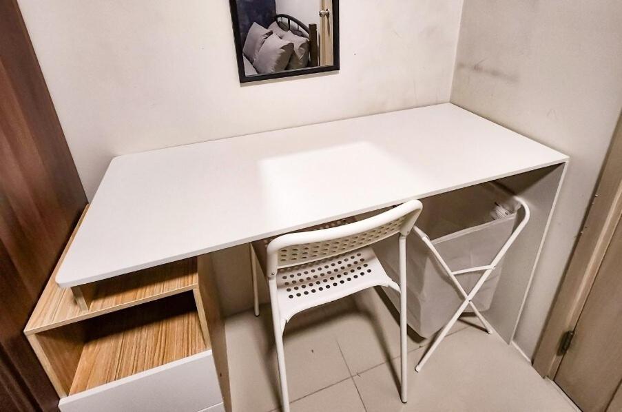Gaming 2br In Makati With View Arcade Netflix * Manila