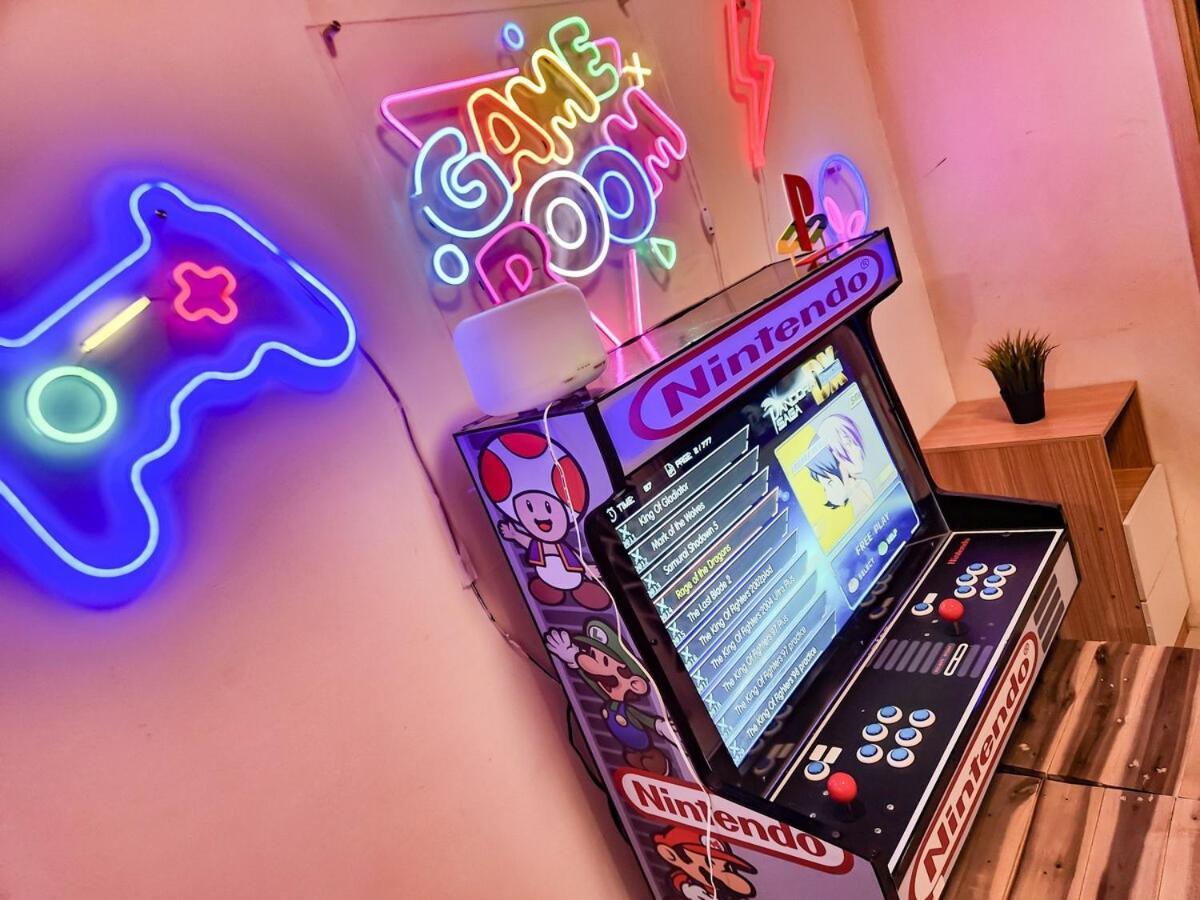 Gaming 2br In Makati With View Arcade Netflix Apartment