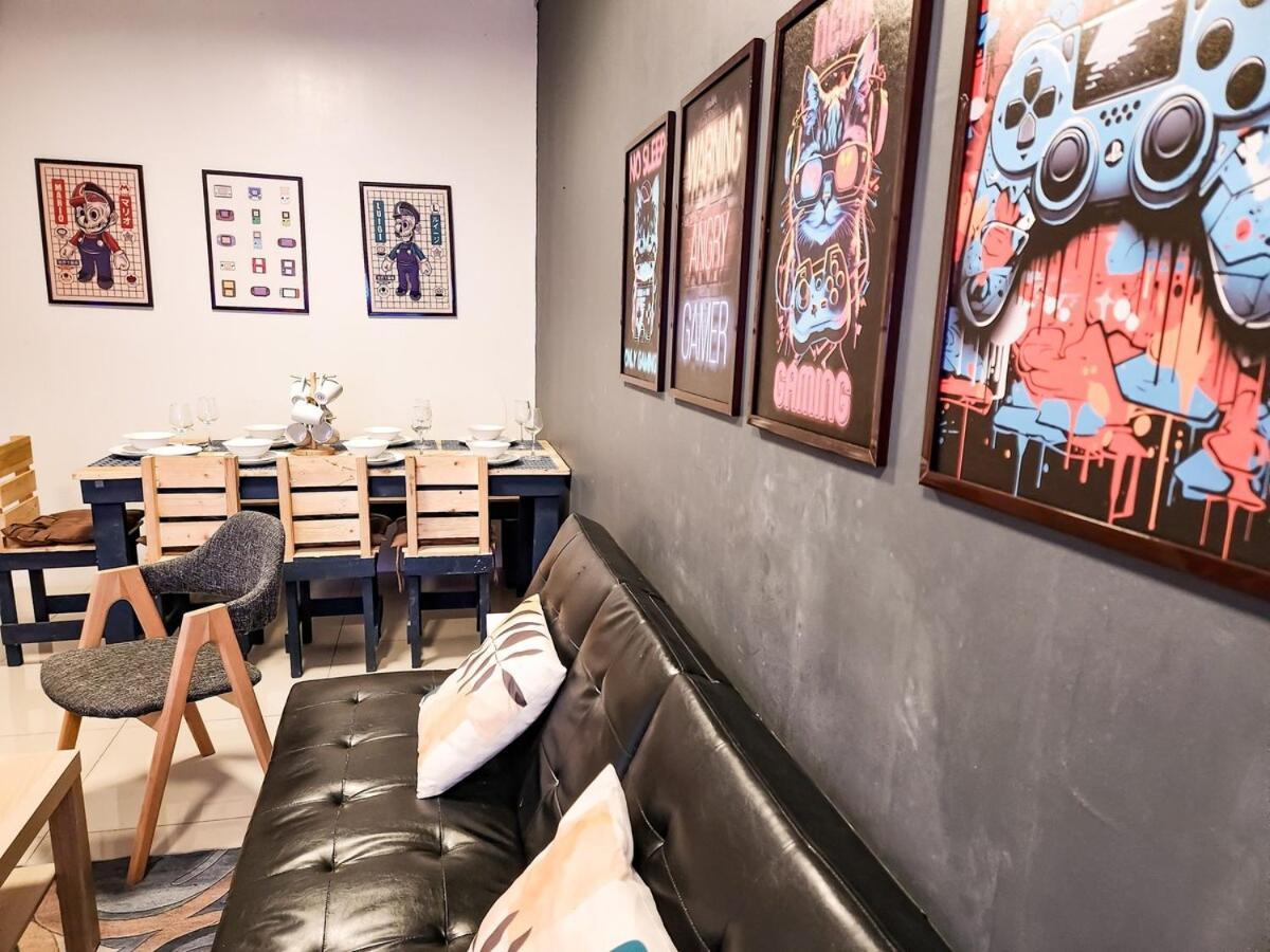 Gaming 2br In Makati With View Arcade Netflix Manila