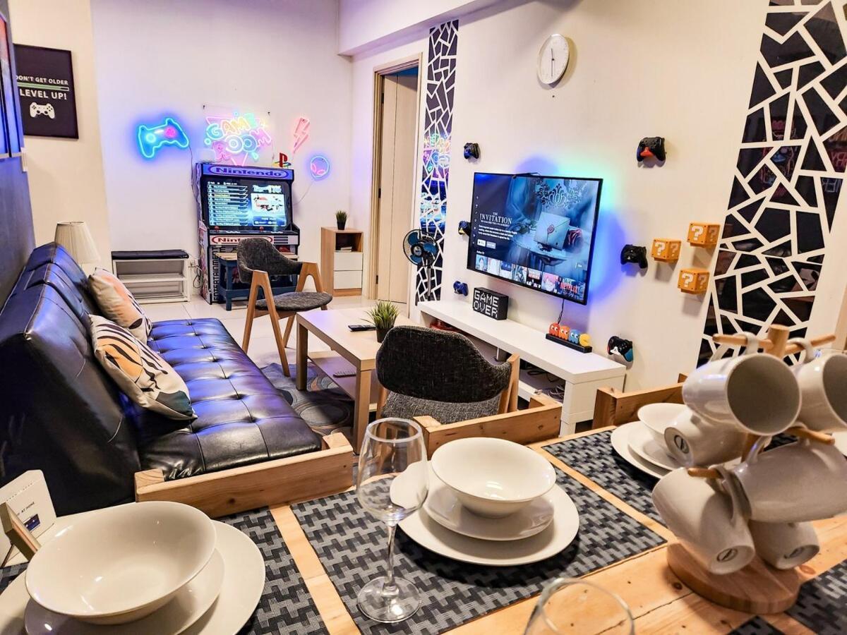 Gaming 2br In Makati With View Arcade Netflix Apartment Manila