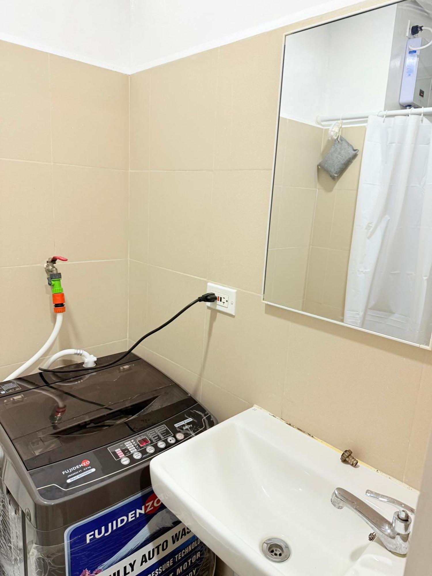 Comfortable Cozy Staycation Aparthotel Manila