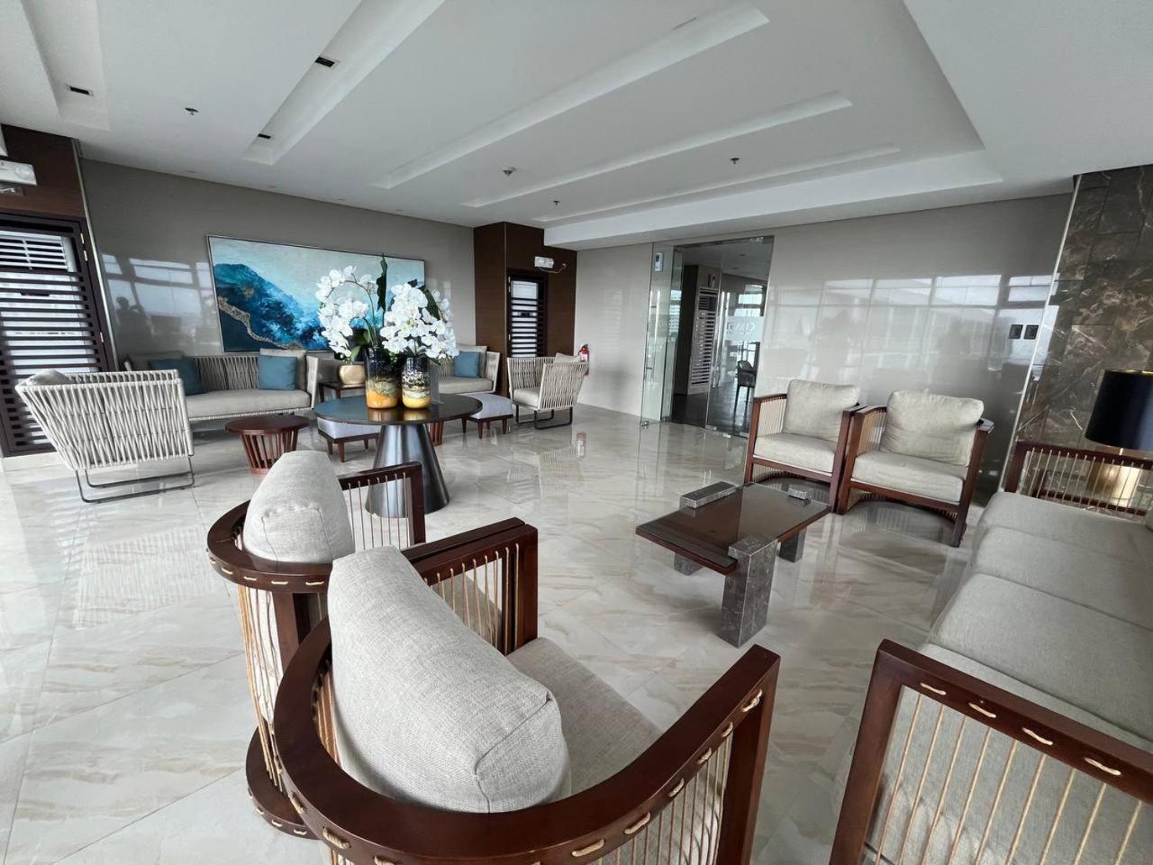 Apartment Near Moa Good For Sleeping With Bayview,sofa And Wifi 3146 Manila