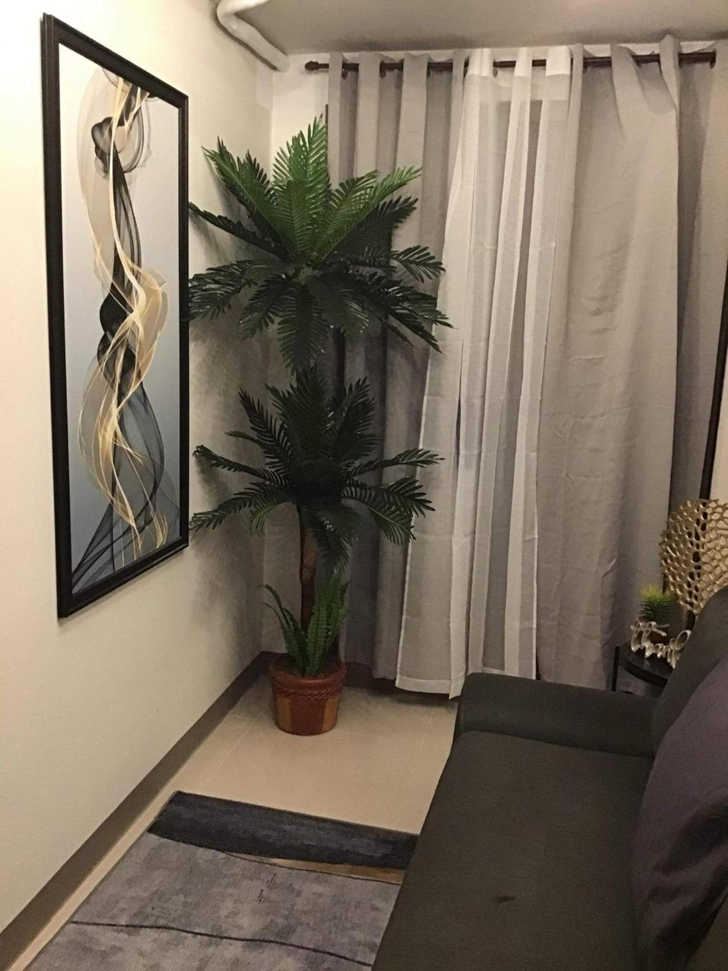 1br With Balcony Condotel In Moa Complex, Entertainment City, Near Naia, Free Wifi, Netflix *