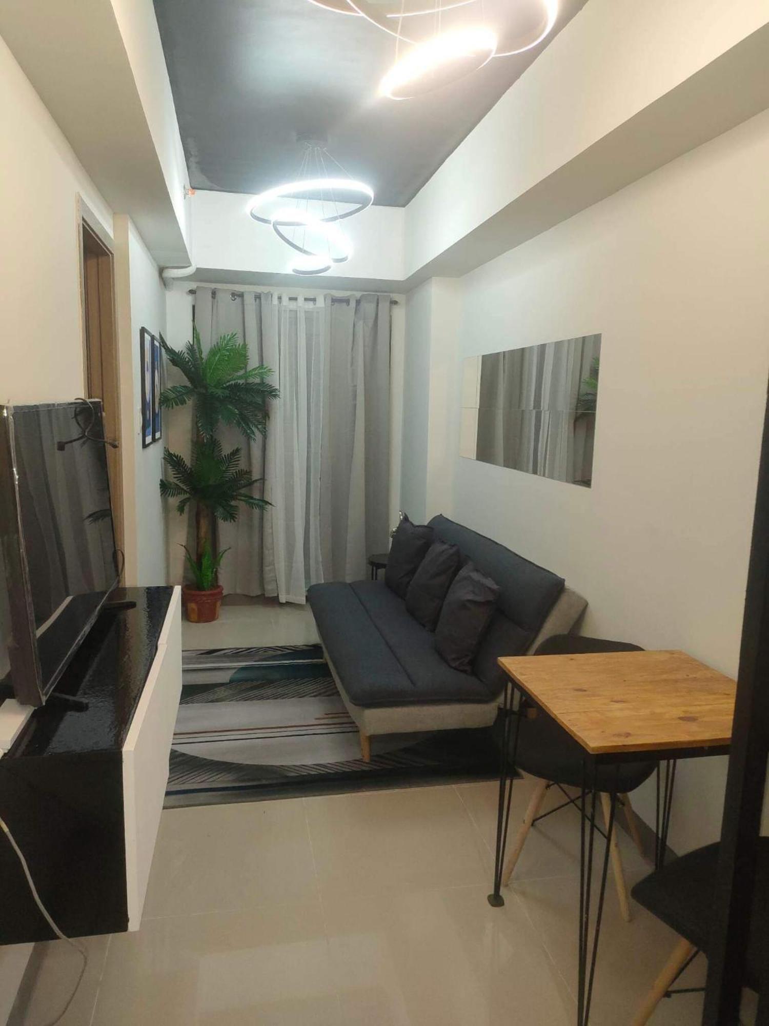 1br With Balcony Condotel In Moa Complex, Entertainment City, Near Naia, Free Wifi, Netflix Manila