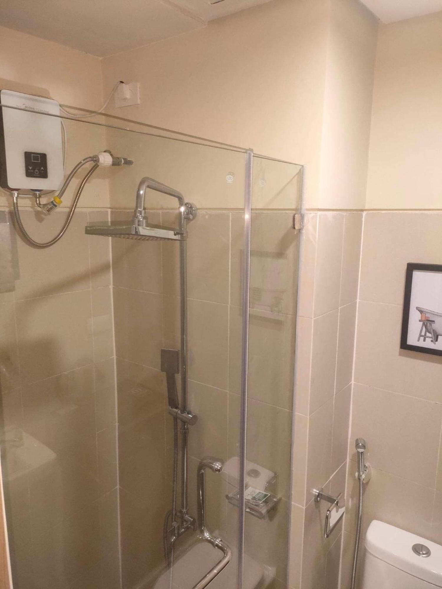 1br With Balcony Condotel In Moa Complex, Entertainment City, Near Naia, Free Wifi, Netflix Apartment Manila