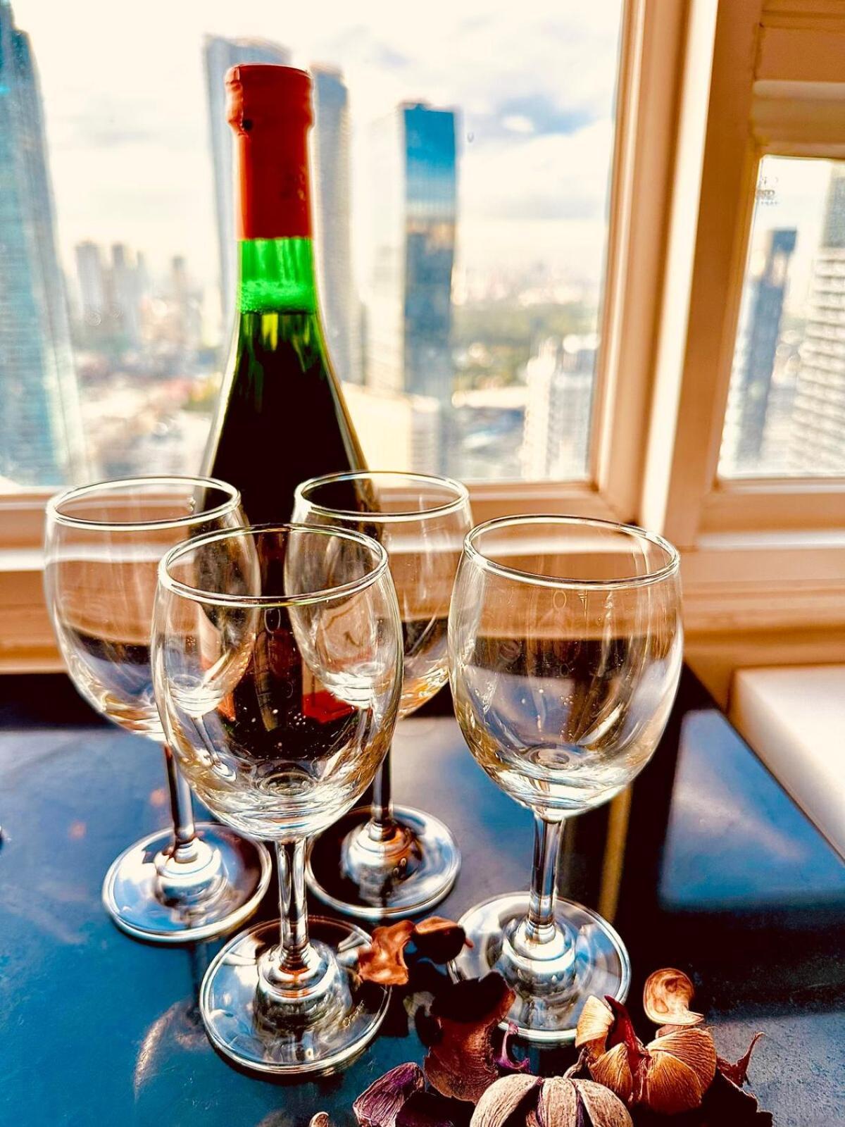 Elegant At Ortigas Business District