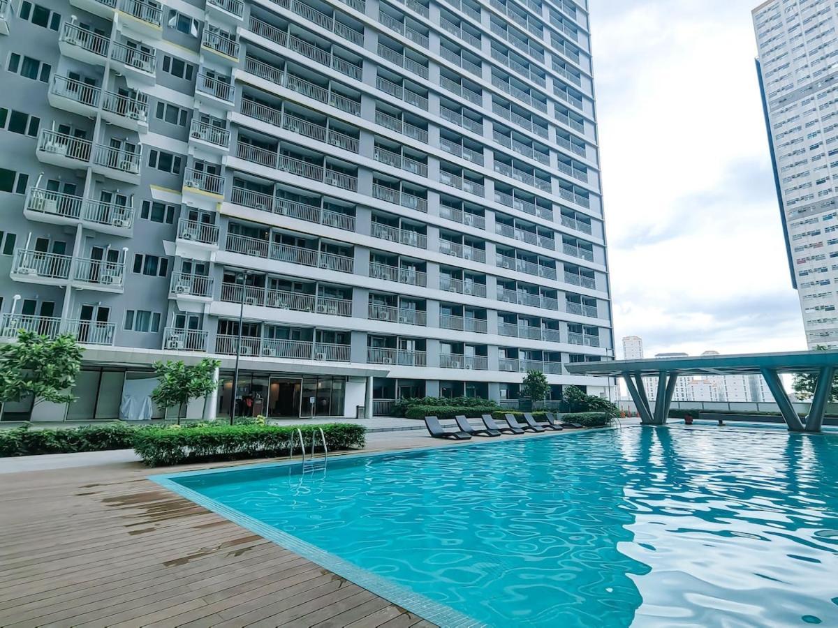 Apartment 1br Unit Condotel W Balcony Fame Residences -fm46 Manila
